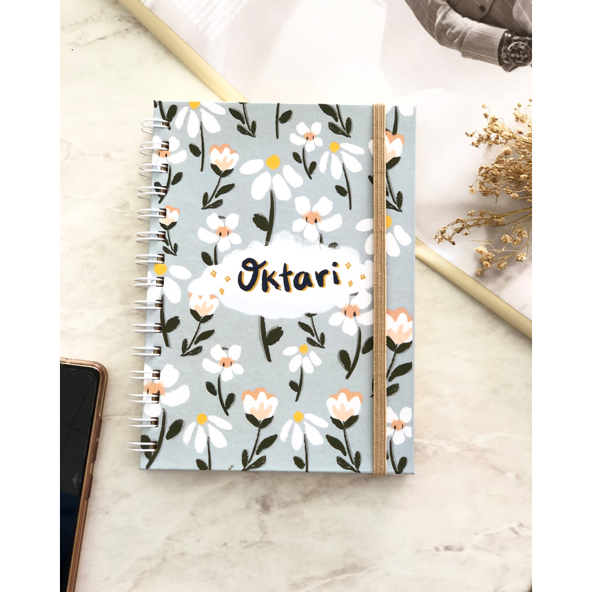 

Notebook A5 Hardcover Name Series | Isi 85 Lembar | Notebook Custom Hardcover | Notebook Custom Nama | Notebook Custom