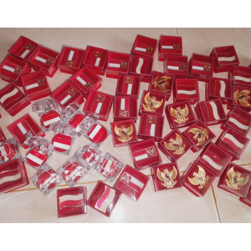 Pin garuda bendera merah putih