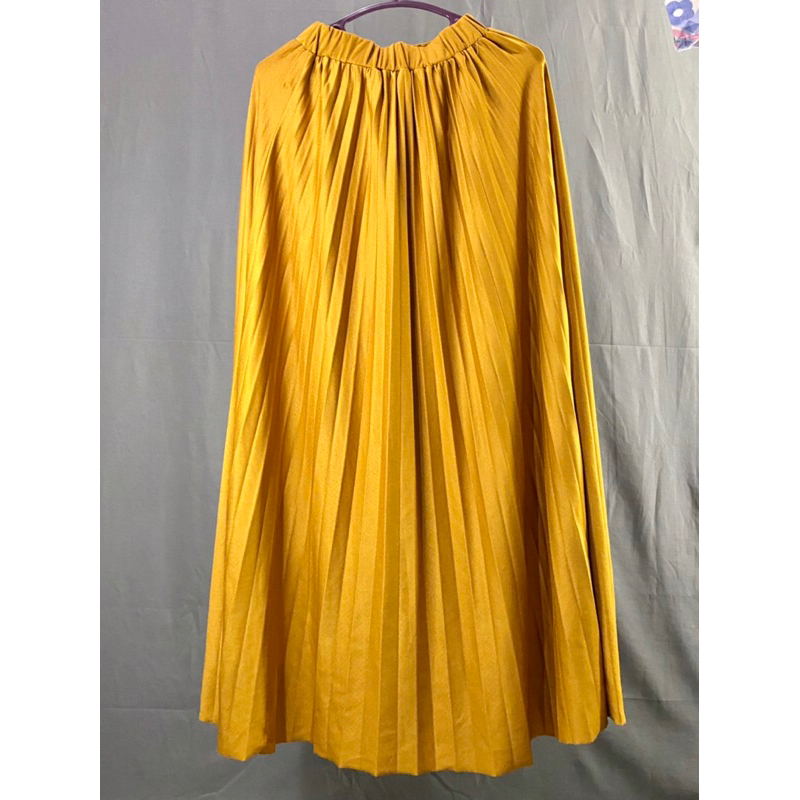 rok plisket preloved