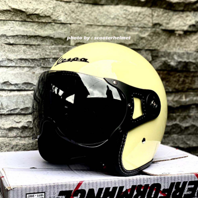 Helm Vespa Vintage + Visor Italy Cream