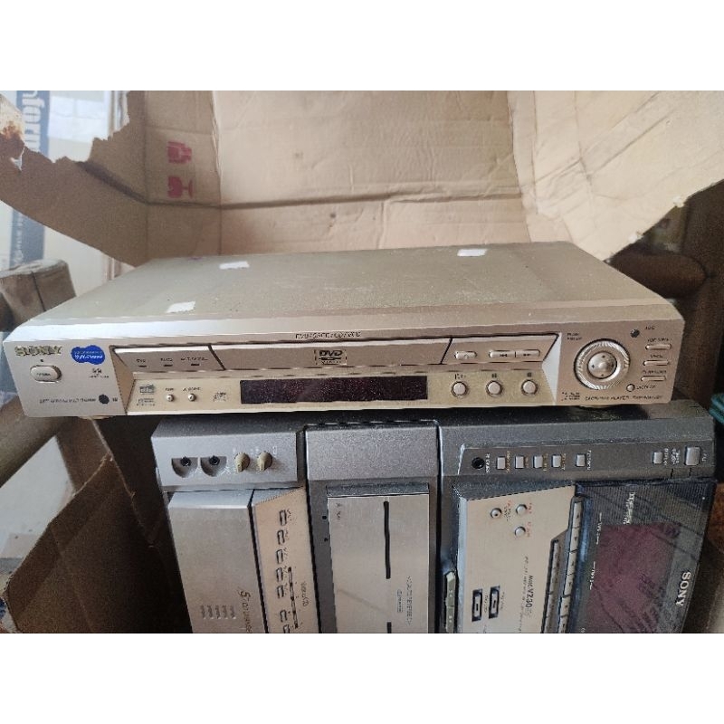 3 barang Tape dek, Laser Disk Player, DVD Player merk SONY