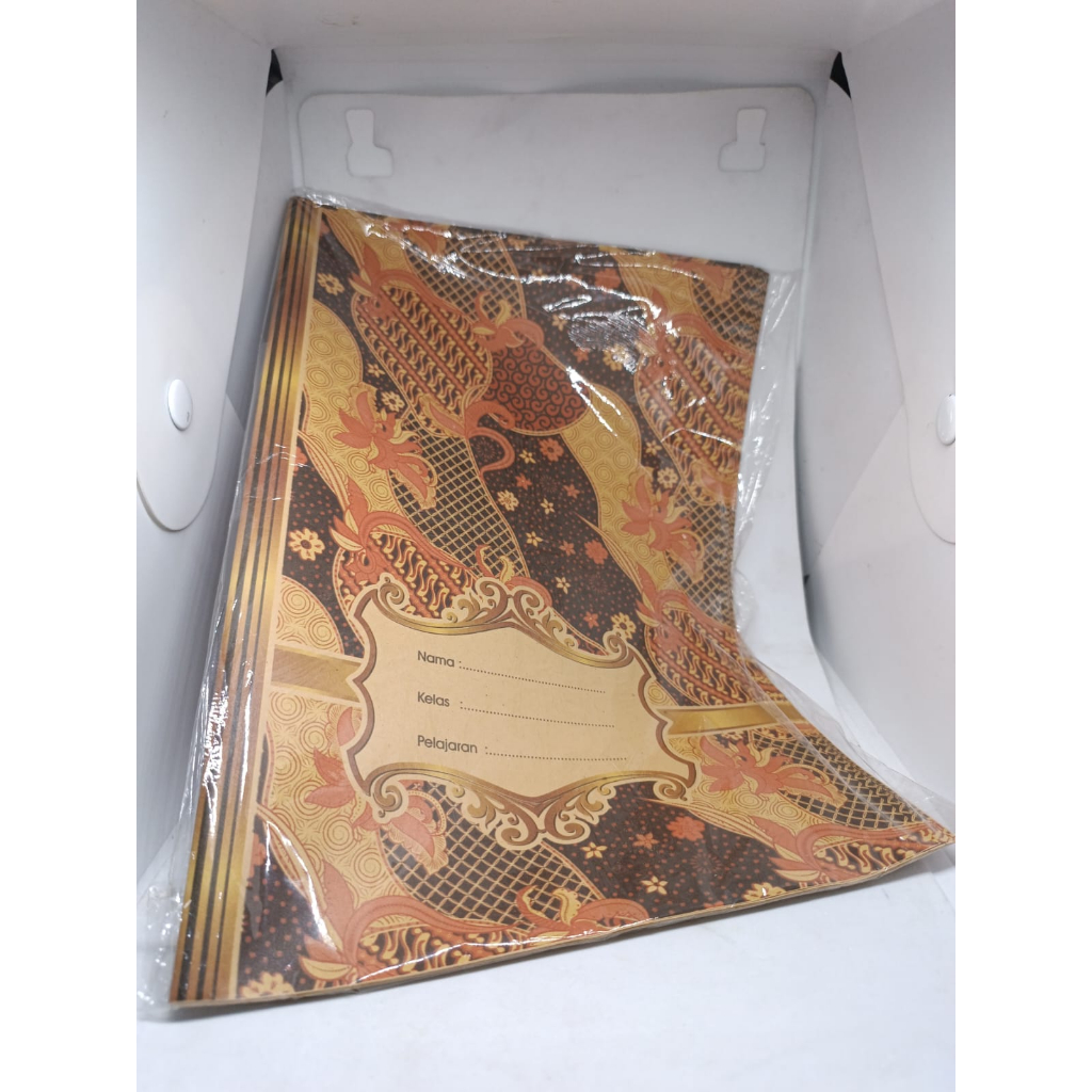 

SAMPUL KERTAS BERMOTIF BATIK UKURAN KWARTO BOXI A5 B5 BERWARNA 1 PAK ISI 20 PCS