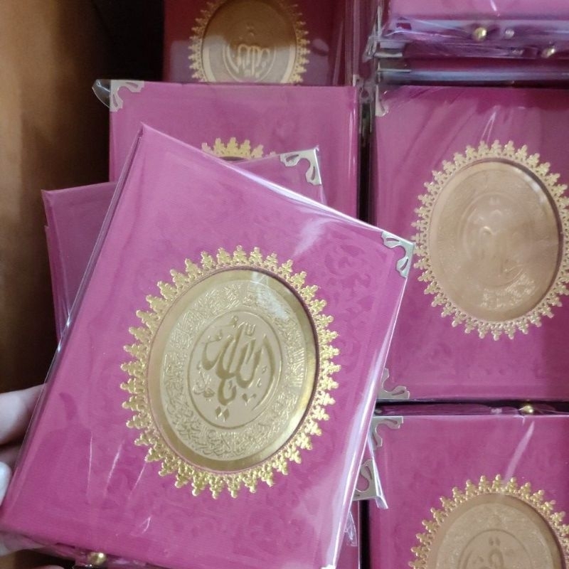 Yasin hardcover bludru 224