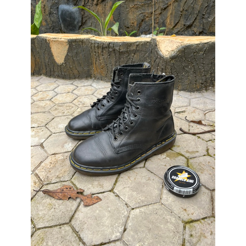 dr martens 1460 greasy mie
