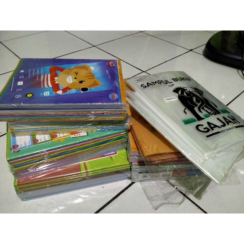 

Buku Tulis Sidu Sampul Cokelat dan Plastik