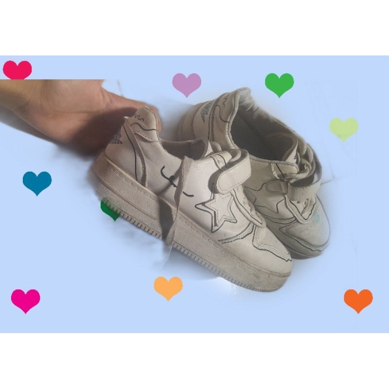 preloved sneakers putih