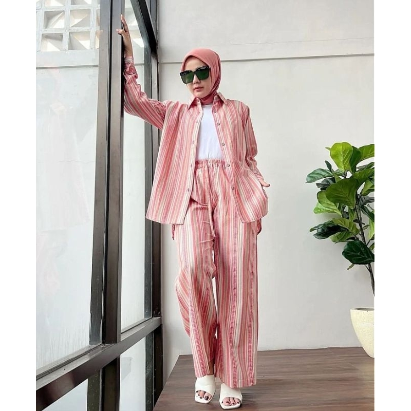 ATHAYAA - ORANGE SALUR ONE SET