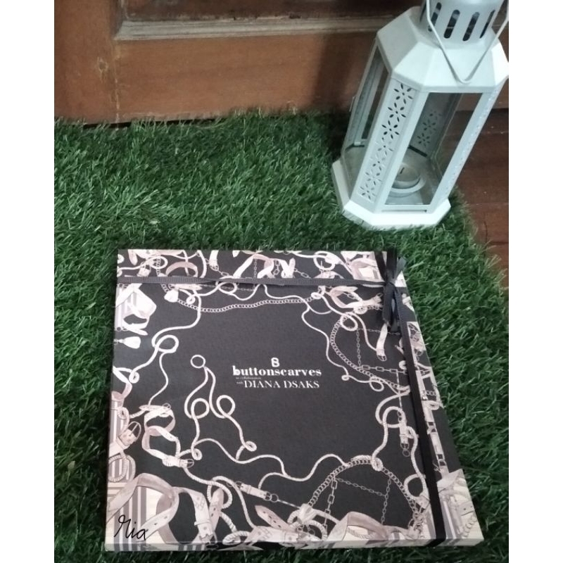 Buttonscarves Chain Series 2 Preloved