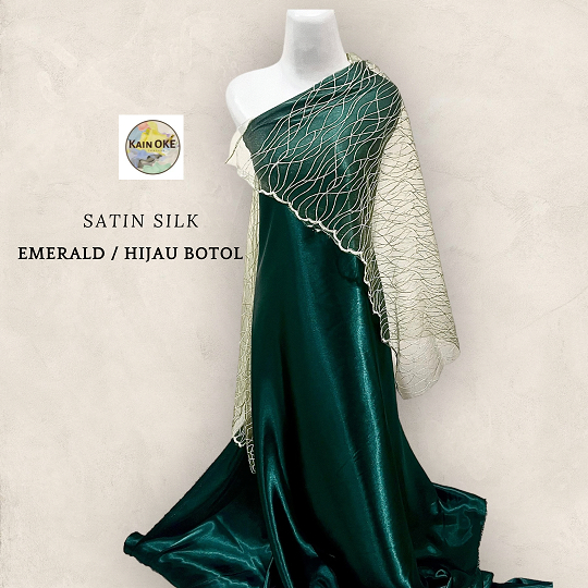 ½ meter Kain Satin Silk Charmuse EMERALD/ HIJAU BOTOL Satin Charmuse Premium Glossy Glowing  Mengkil