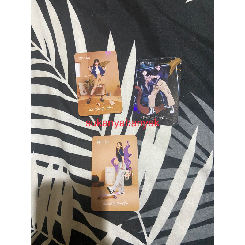 ITZY x Ultra Milk Yeji / Chaeryeong / Unit Photocard Album