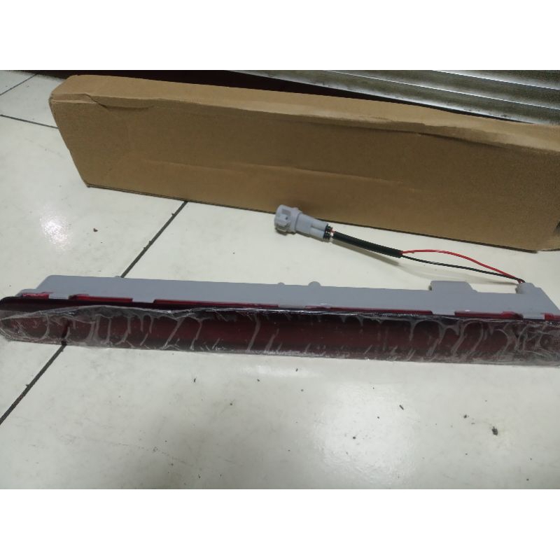 lampu bagasi belakang hilux