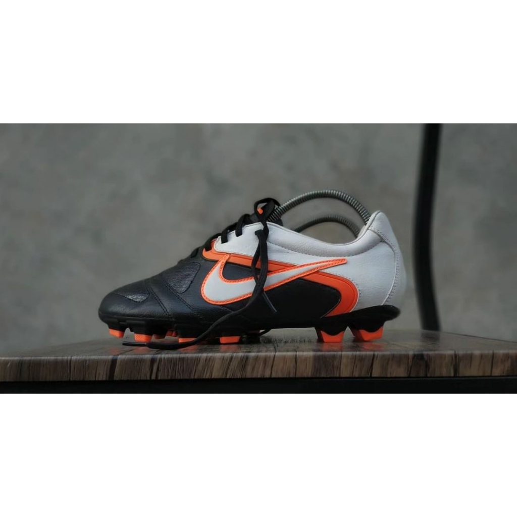 Sepatu bola-Sepatu bola second-Sepatu bola preloved-kasut bola second- boot bola second nike ctr360 