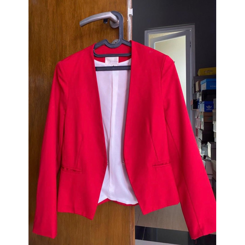 blazer merah kivee