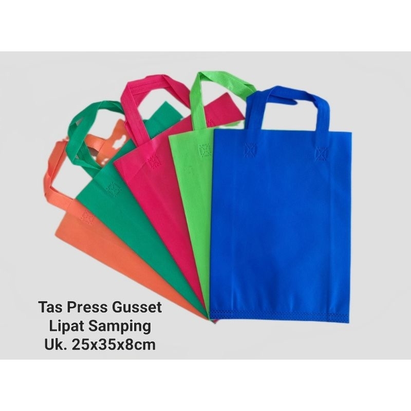 

Tas Spunbond Press Lipat Samping / 25x35x8cm / 30x40x8cm / Tas Belanja / Goodie Bag