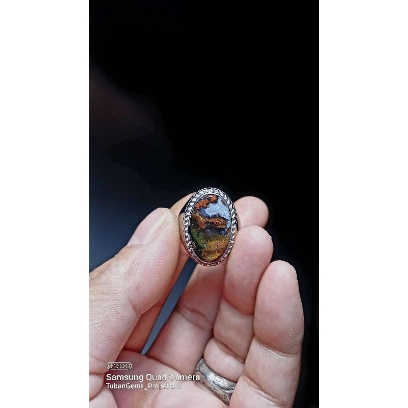 Akik pancawarna motif panorama pedesaan