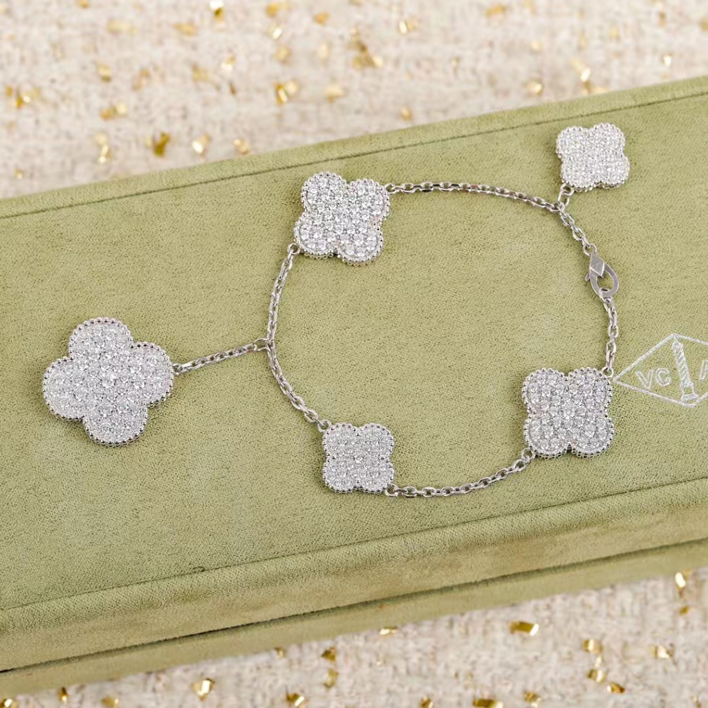 Van Cleef&Arpels vca full bore Four-leaf clover bracelet