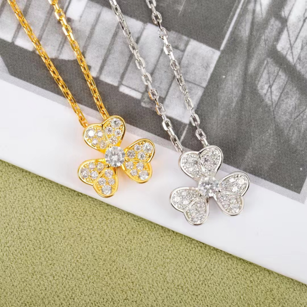 Van Cleef&Arpels vca clover necklace