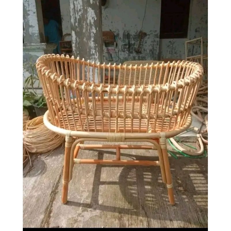 Ayunan bayi Rotan Asli Pernis Mengkilap Free Kasur