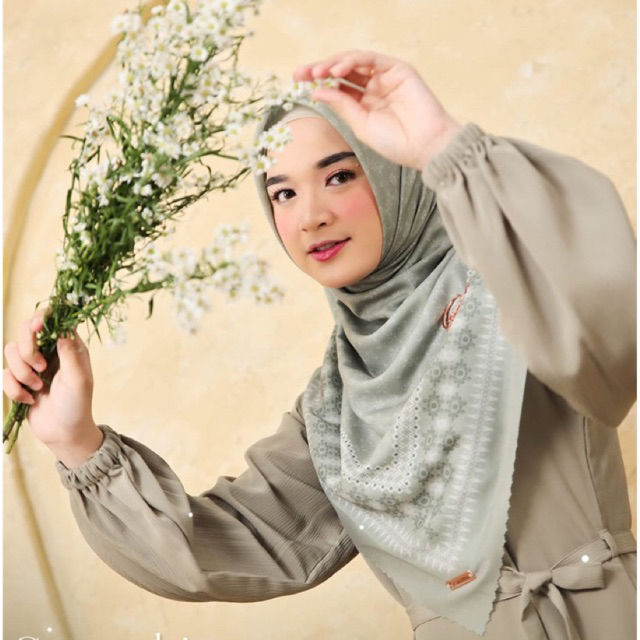Voal Primrose Signature By Salvina Hijab voal premium cocok untuk kado, free soft Box kerudung print