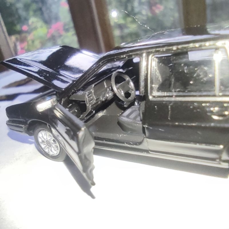 era car volkswagen santana klasik 1:64 open hood&door loose