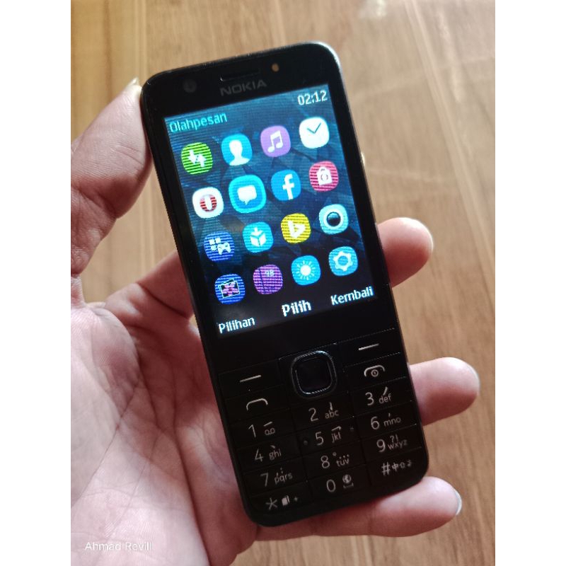 HP NOKIA TYPE 230. KAMERA DEPAN BELAKANG. BATRE AWETT.. ORIGINALL