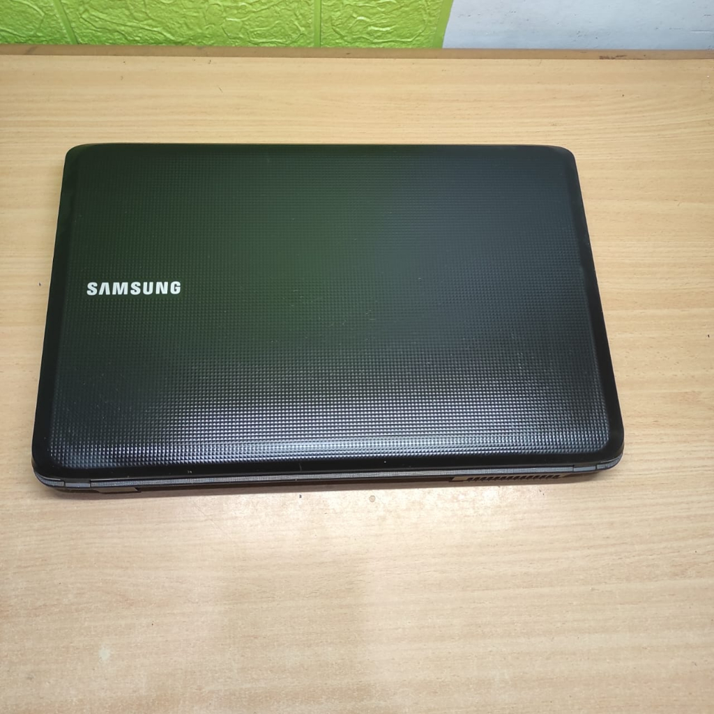 Kesing Casing Case Laptop Samsung Sens R530