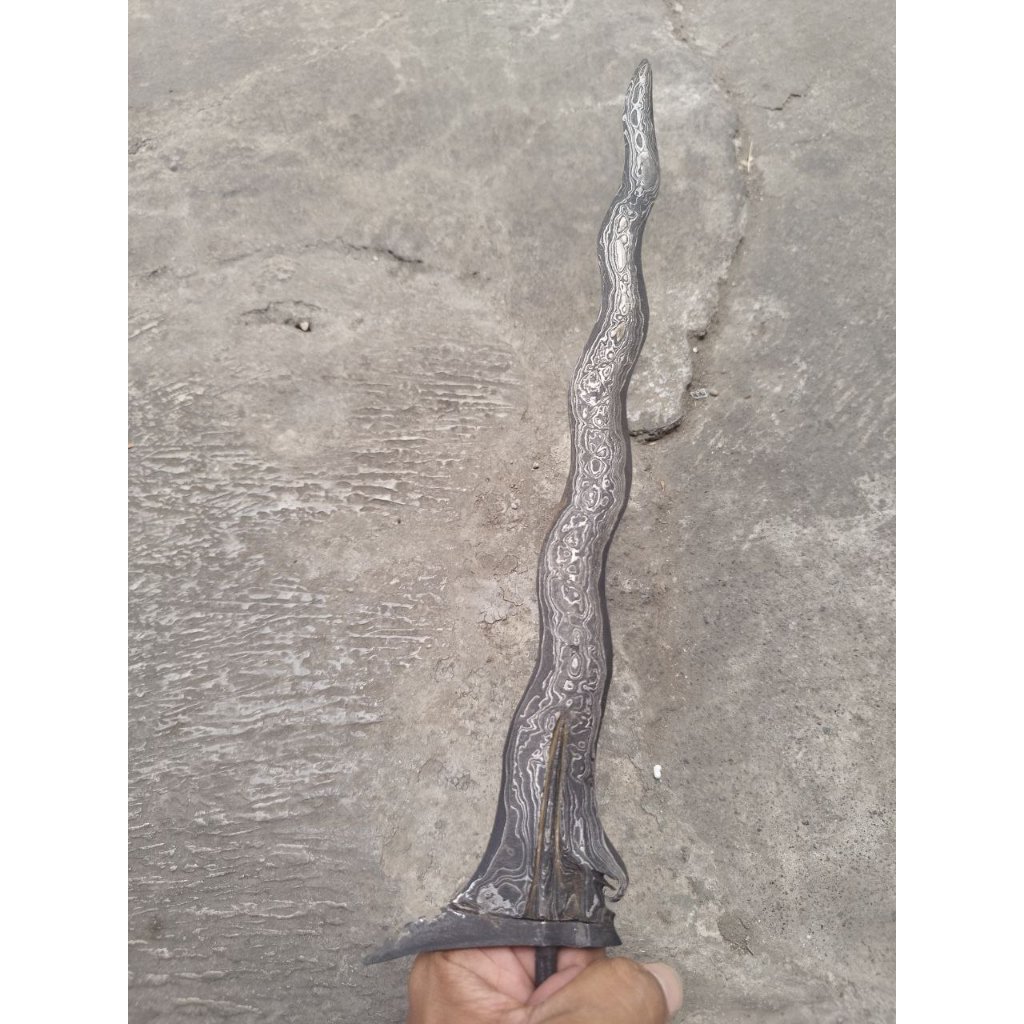 Keris  Luk 9 Patrem Panimbal pamor Kupu Tarung