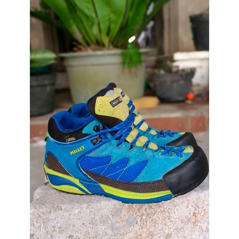 SEPATU GUNUNG MILLET