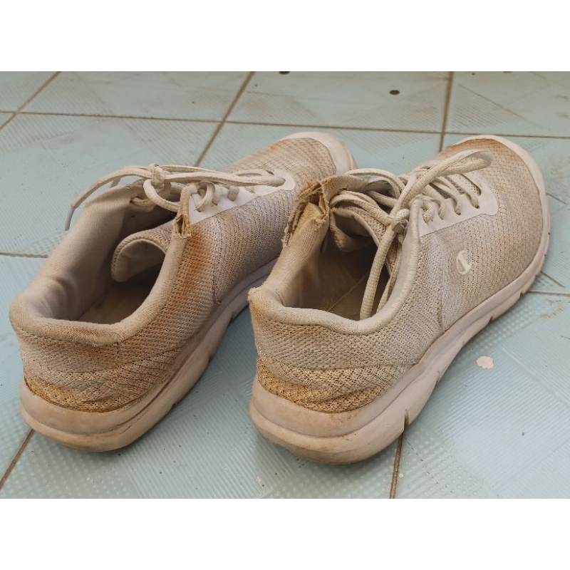 Sepatu Champion Original White No. 42 Sneakers (Preloved - Nego)