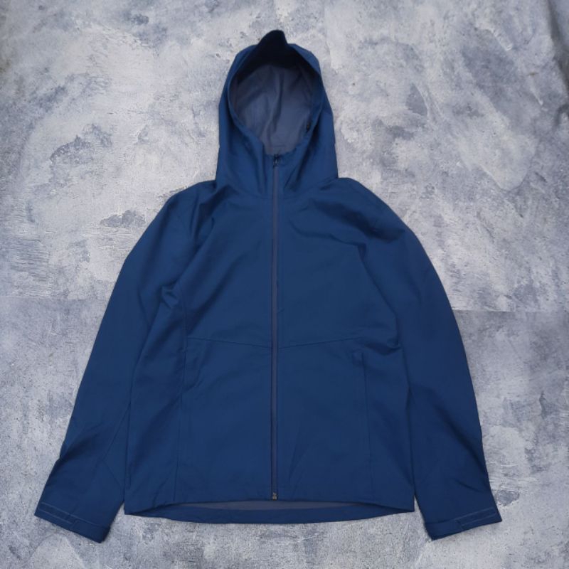 Uniqlo Blocktech jacket waterproof