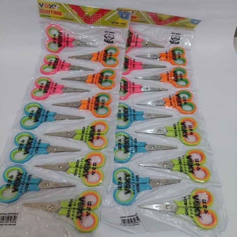

Gunting 1 renteng isi 12 biji