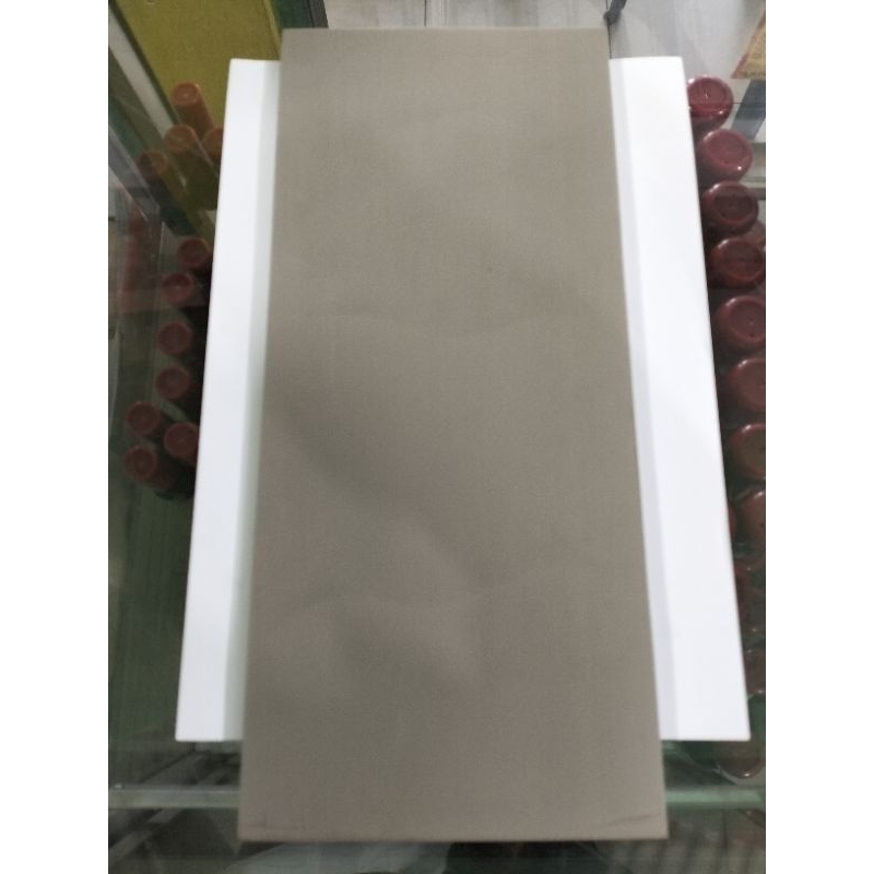 

SPON FLASK | BAHAN UNTUK STEMPEL LASER WARNA