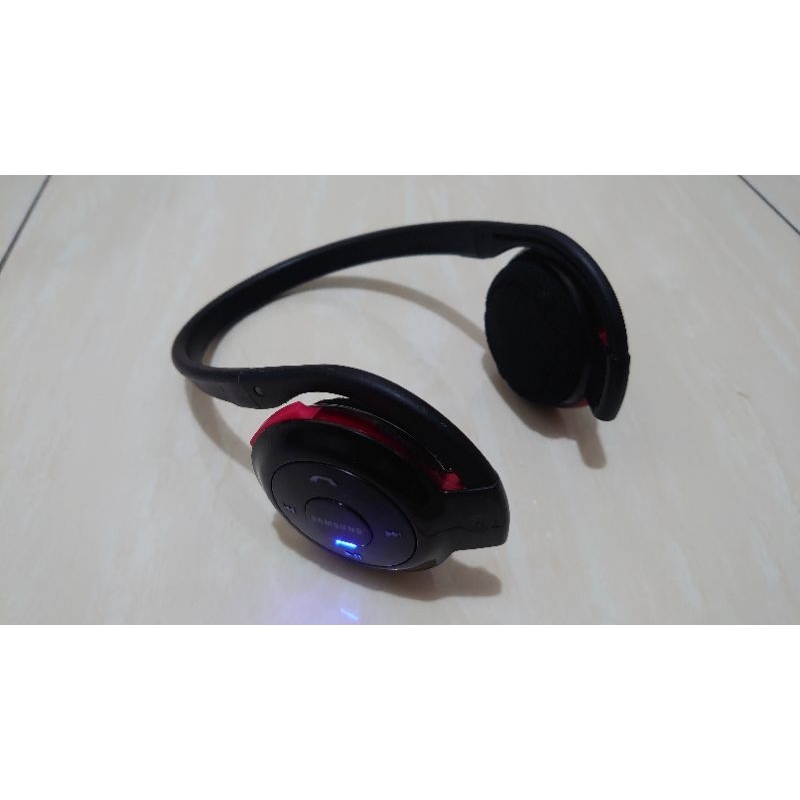 Samsung Stereo Bluetooth Headset SBH 503 - Hitam
