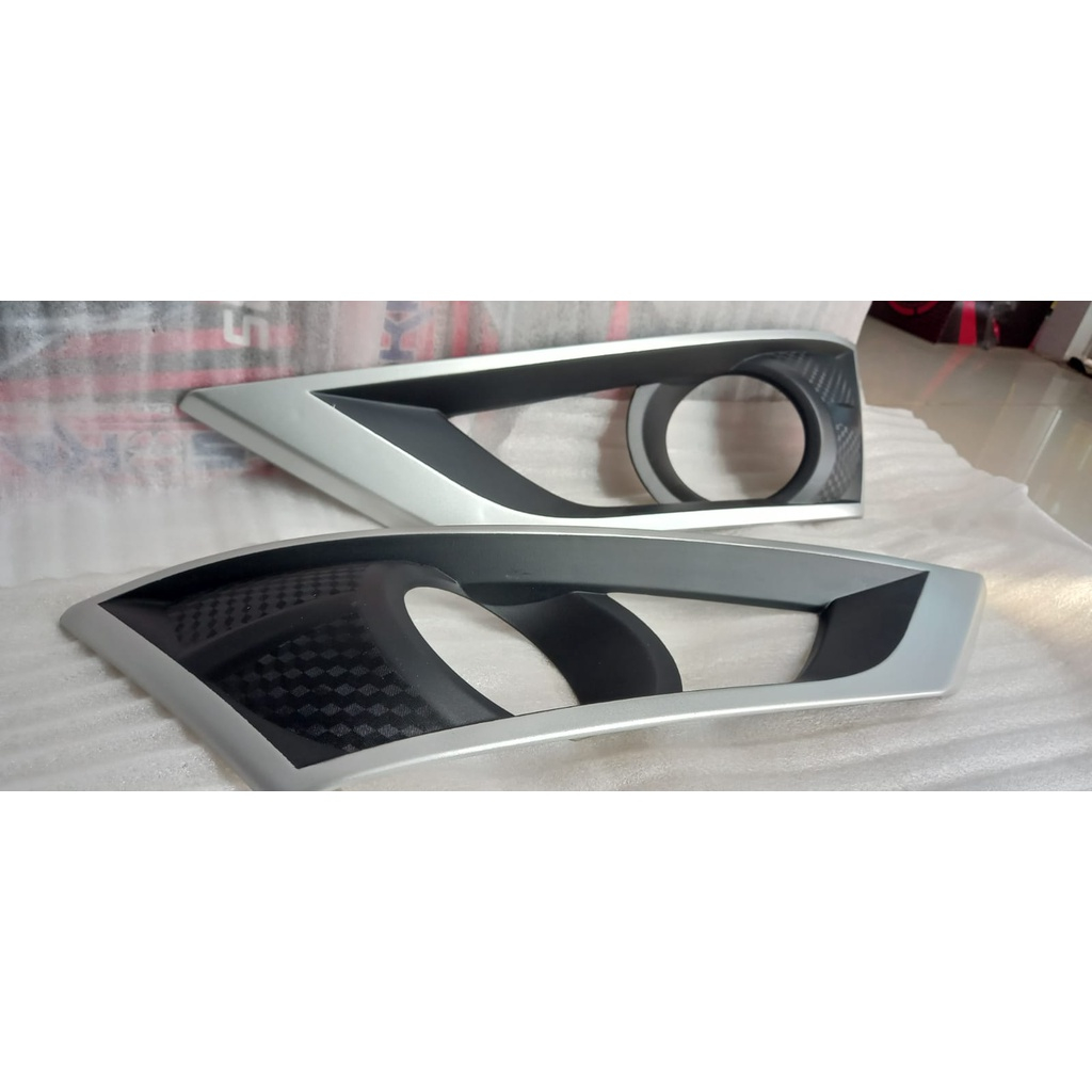 FOG Lamp Garnish SIGRA Garnis FOGLAMP SIGRA - GARNISH FOGLAMP SIGRA 2TONE BLACK - GARNISH LIST LAMPU