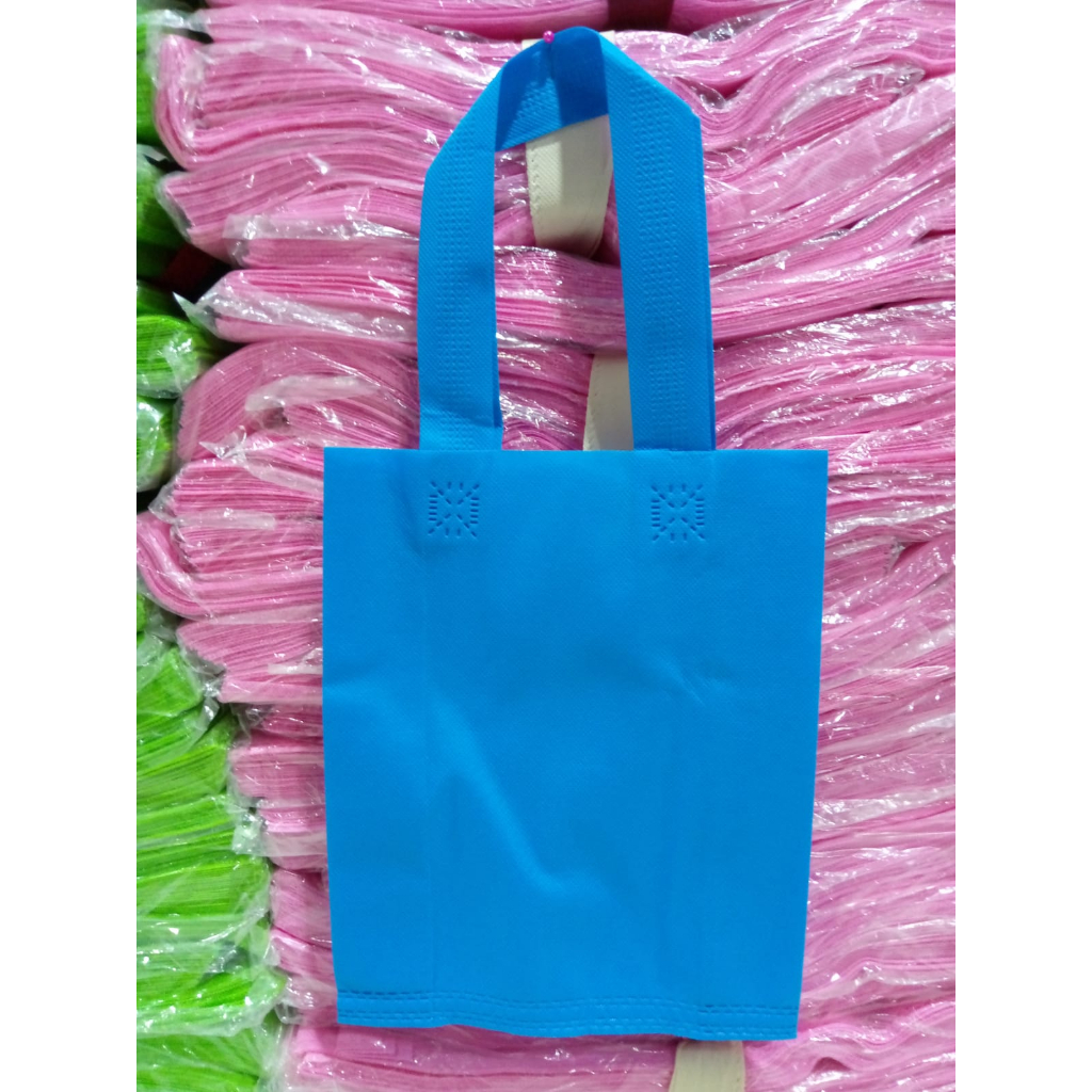 

Goodie Bag TALI 20x25x8 70gsm HARGA PER 1 PCS