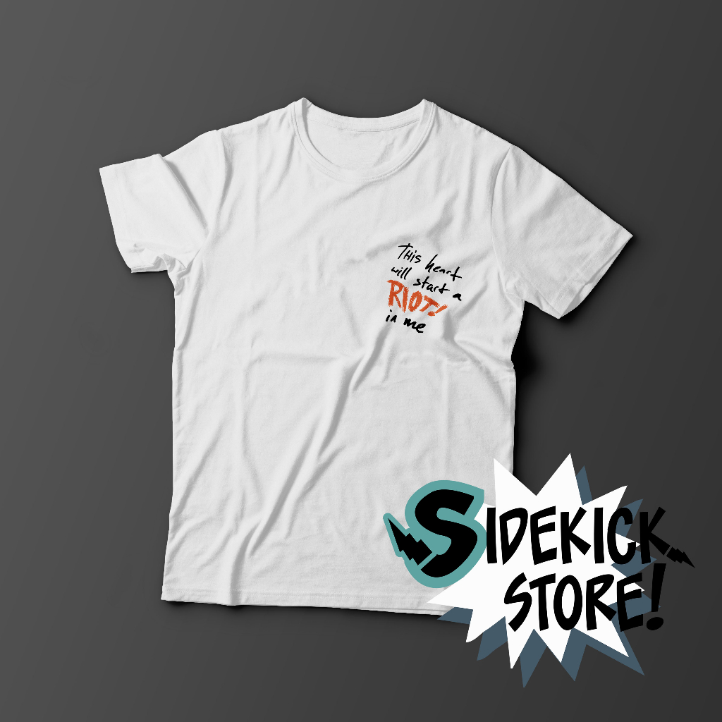 Kaos Konser Musik Paramore "Riot" by Sidekick Store