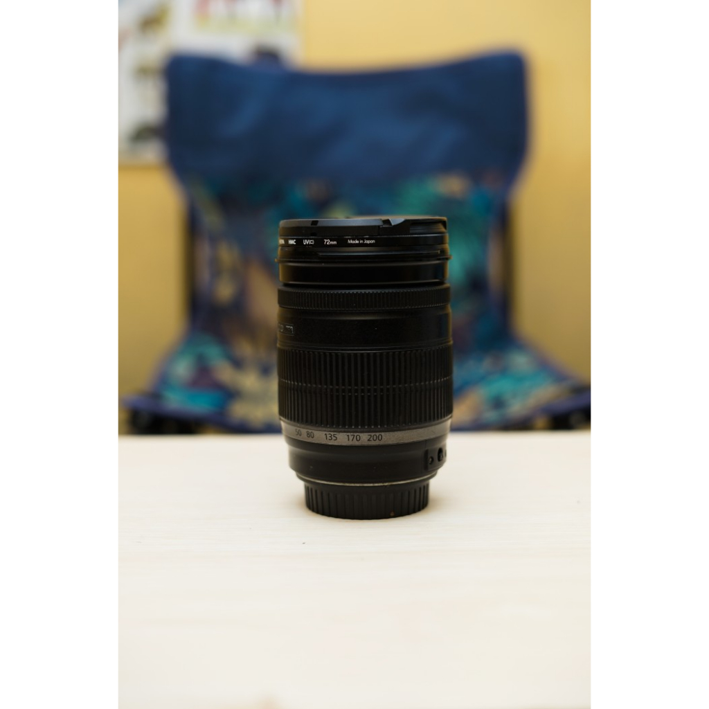 Lensa canon 18-200mm is