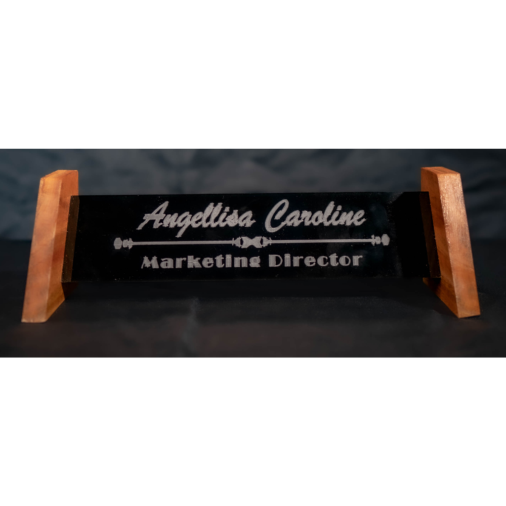Papan nama akrlik meja /name Tag / nama menu makanan kayu akrilik acrylic /reserved /resepsionis