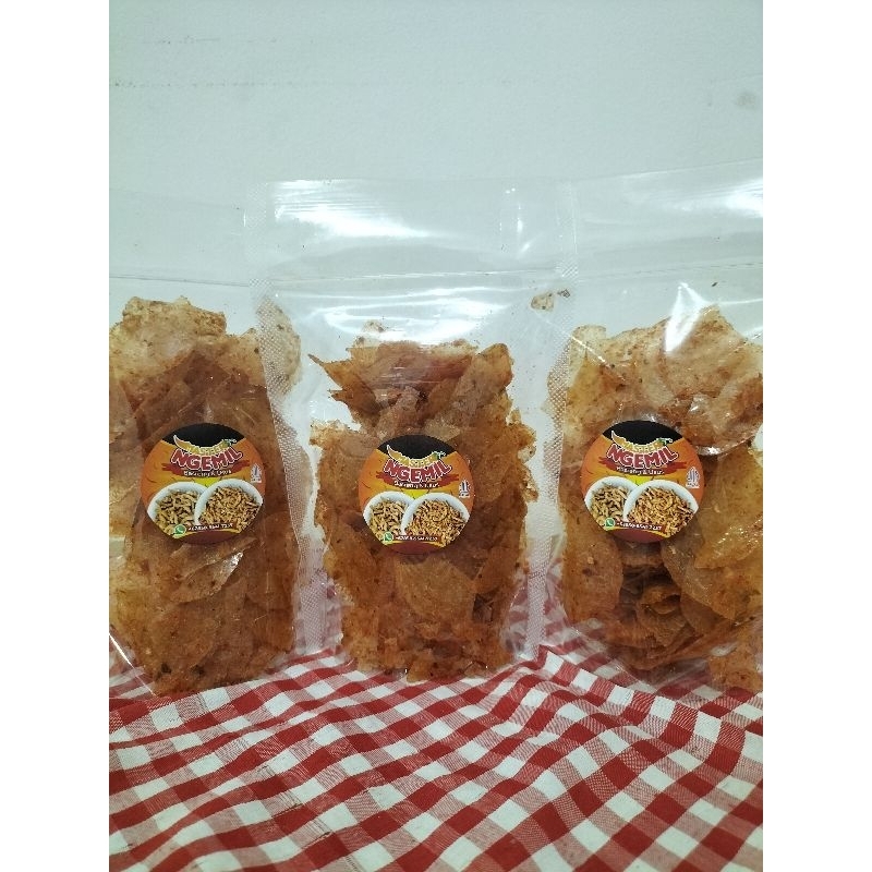 

KRIPCA (KERIPIK KACA) DAUN JERUK 100 GRAM