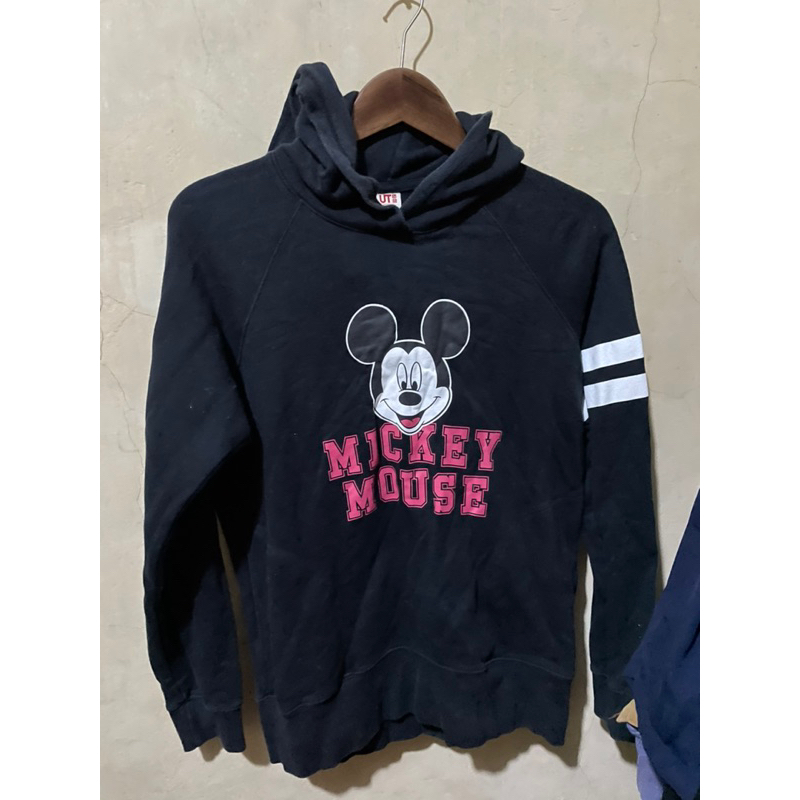 uniqlo mickey mouse