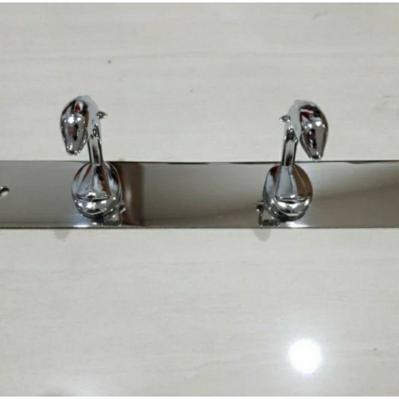 gantungan lumba lumba