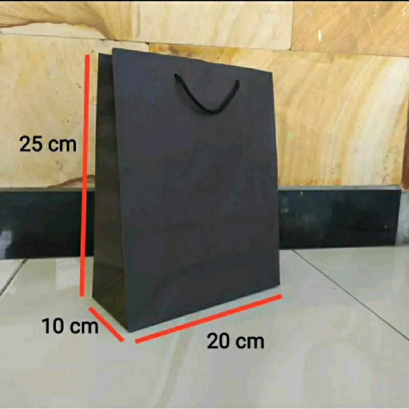 

Paperbag Hitam R6 Ukuran P20 L10 T25