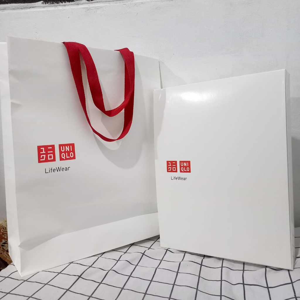 Gift Set Uniqlo (Box Paperbag Greeting Card)