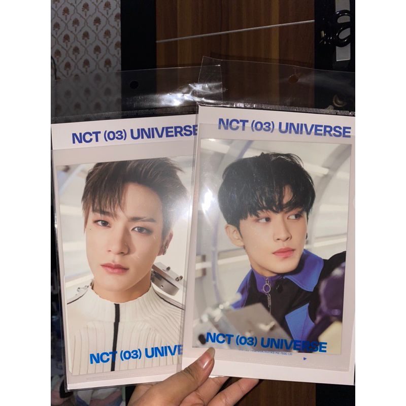 [SEALED] POSTCARD + HOLOGRAM PHOTOCARD SET NCT U UNIVERSE MARK JENO VER.