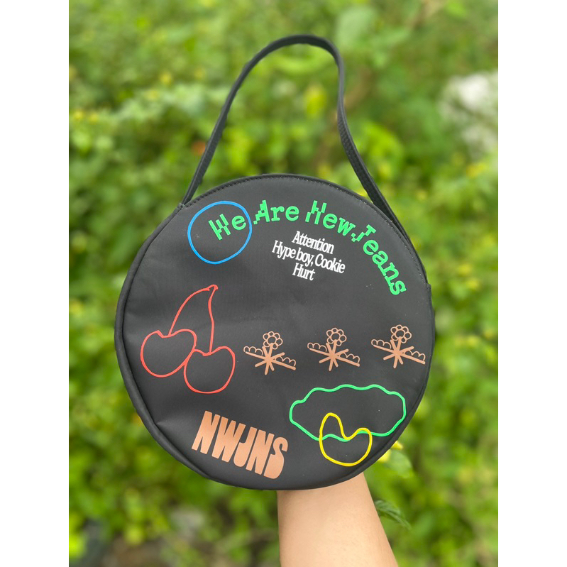 Album Bag Newjeans 1st EP Attention Black Ver.