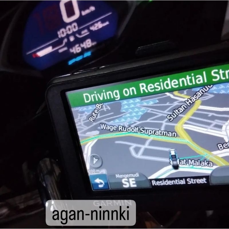 GPS Garmin Nuvi 40LM + bracket stang motor dengan map versi terbaru 40 LM