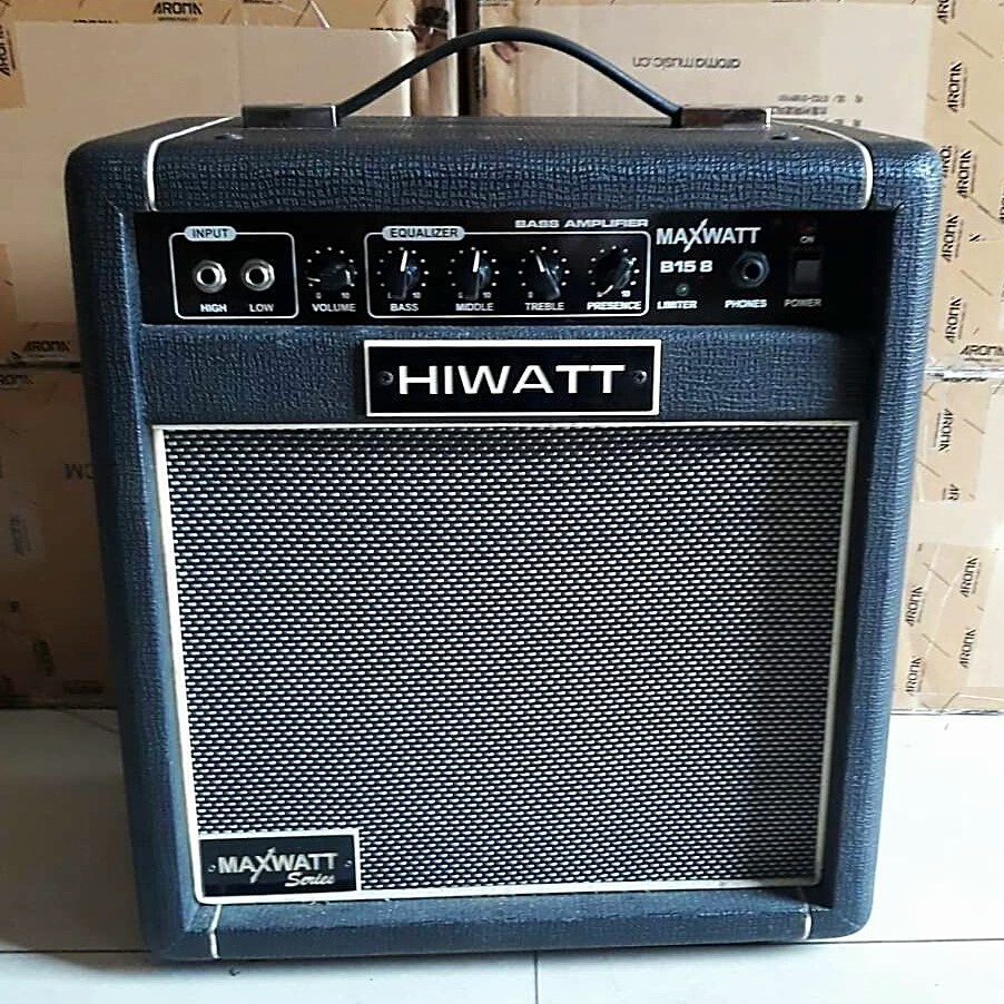 Ampli Bass Hiwatt Maxwatt B15/8