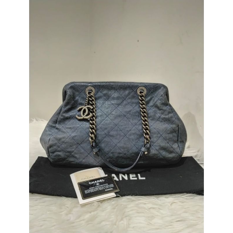 Chanel bowling caviar shoulder bag rhw seri 15 .