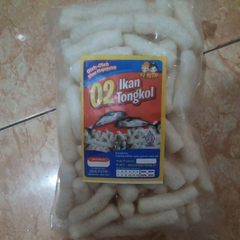 krupuk ikang tongkol dua putri