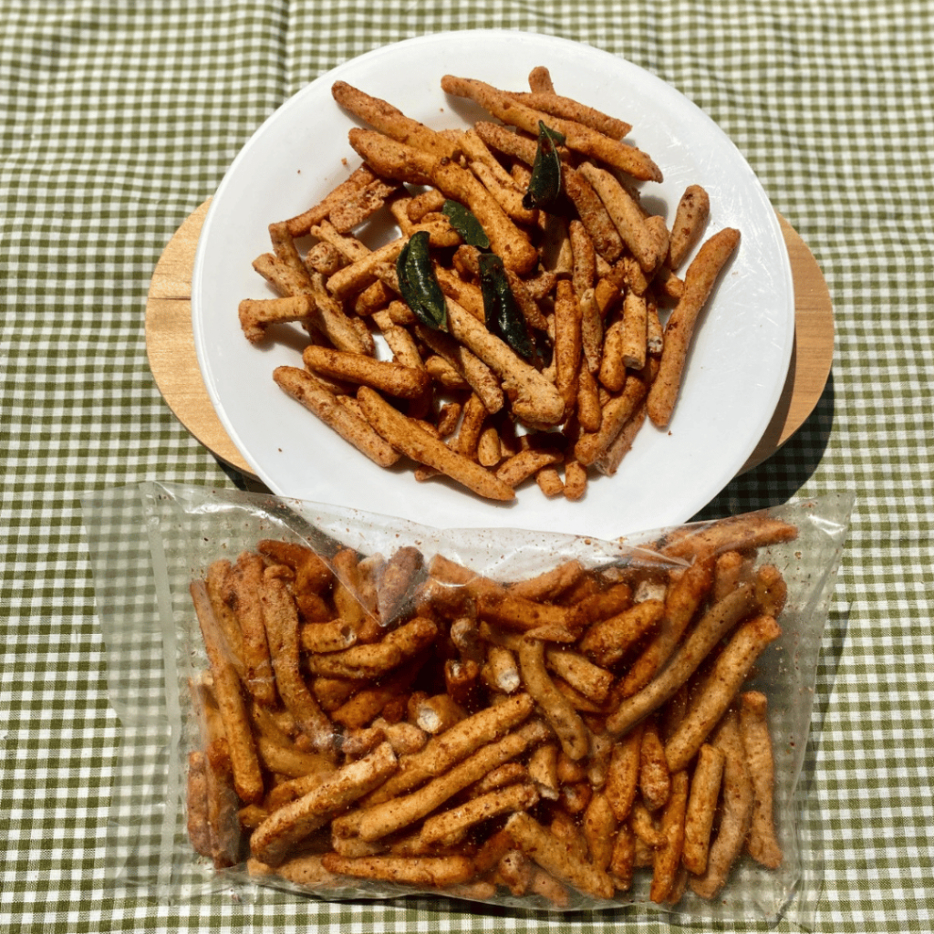 

Basreng Pedas Daun Jeruk / Baso Goreng / Bakso Goreng